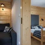 Basen Z Podgrzewana Woda Jacuzzi Dmuchaniec Sala Zabaw Wszystko W Cenie Pobytu