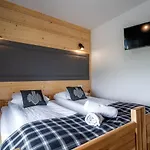 Basen Z Podgrzewana Woda Jacuzzi Dmuchaniec Sala Zabaw Wszystko W Cenie Pobytu Aparthotel 4*