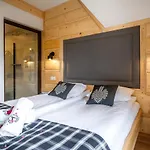 Aparthotel Basen Z Podgrzewana Woda Jacuzzi Dmuchaniec Sala Zabaw Wszystko W Cenie Pobytu 4*