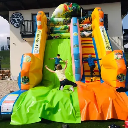 Rabian-ski: Mountain Retreat With Heated Pool & Family Fun