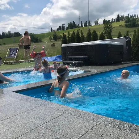 Basen Z Podgrzewana Woda Jacuzzi Dmuchaniec Sala Zabaw Wszystko W Cenie Pobytu 4* ビャウカ