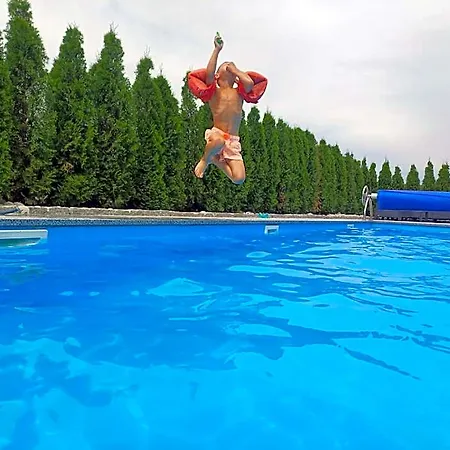 Basen Z Podgrzewana Woda Jacuzzi Dmuchaniec Sala Zabaw Wszystko W Cenie Pobytu 4* ビャウカ
